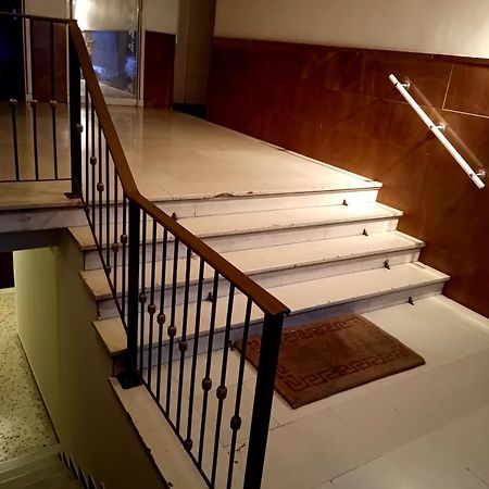 Vestige Basement Apartment Ateny Zewnętrze zdjęcie