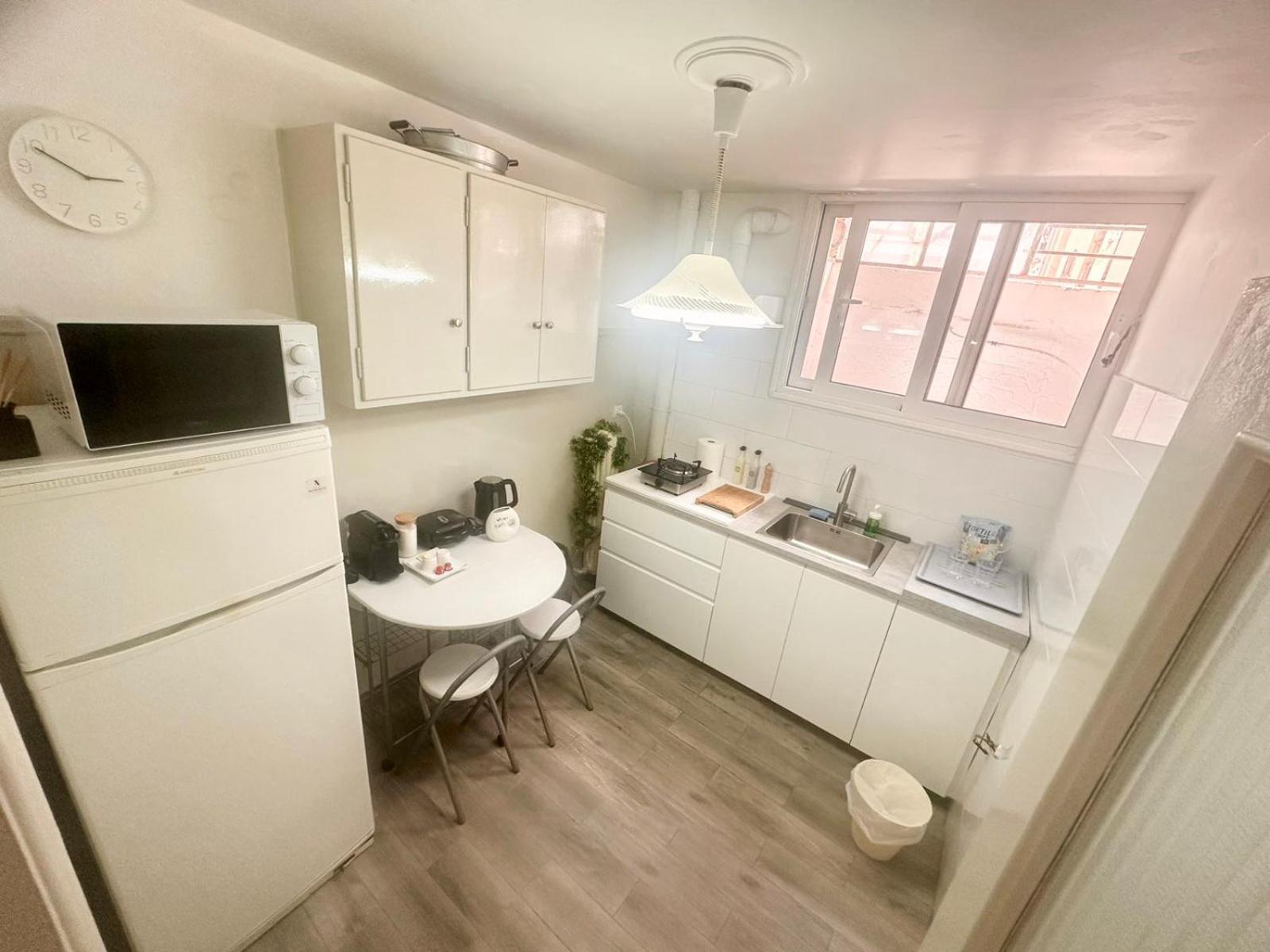 Vestige Basement Apartment Ateny Zewnętrze zdjęcie
